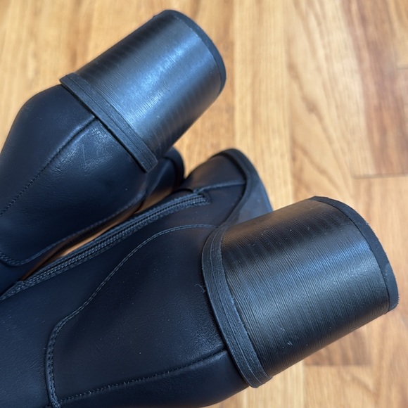 White Mountain Dessert Black Heeled Boots with Buckle & Zipper Detail, Size 8 - Picture 6 of 7